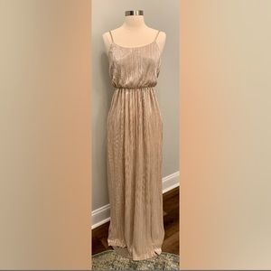 BCBG Generation Gold formal with pockets XXS EUC
